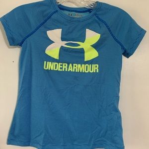 Boys Under Armour short sleeve shirt. Blue striped YSM